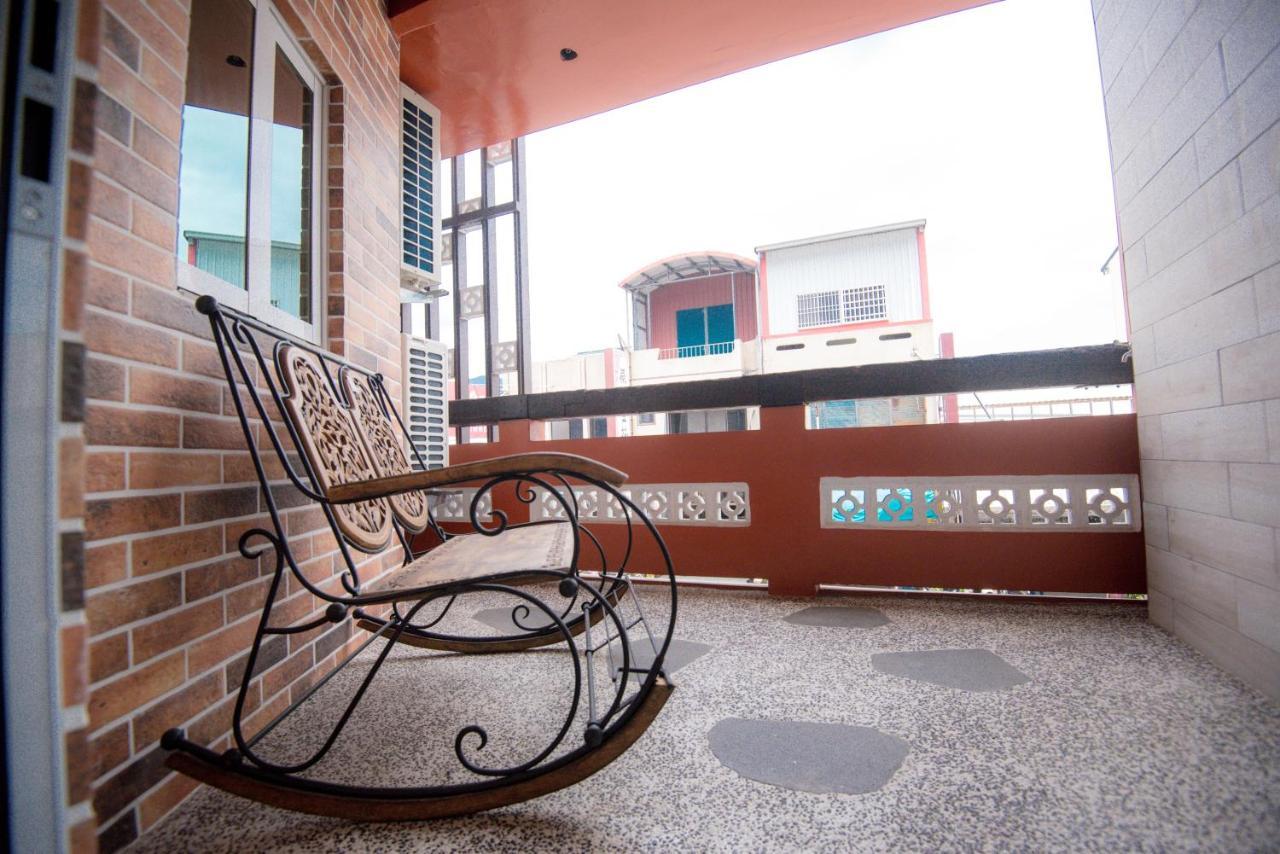 Ripoll'Es Homestay Chishang Exterior foto